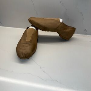 BLOCH  Slip-On Jazz/Ballet/ Gymnastics or Dance/Practice Shoe size 9